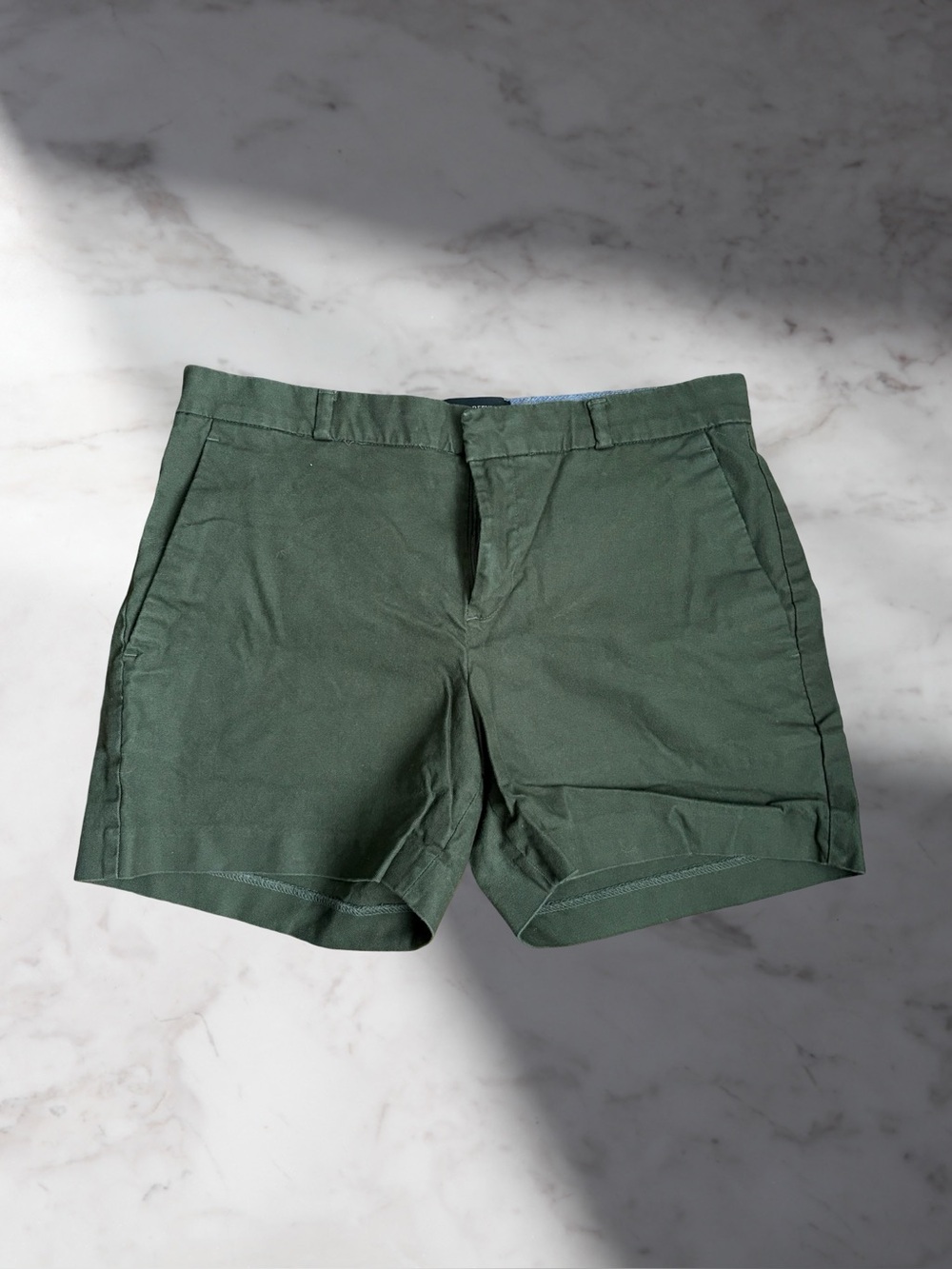 Banana Republic Olive Green Flat-Front Chino Shorts Size 4